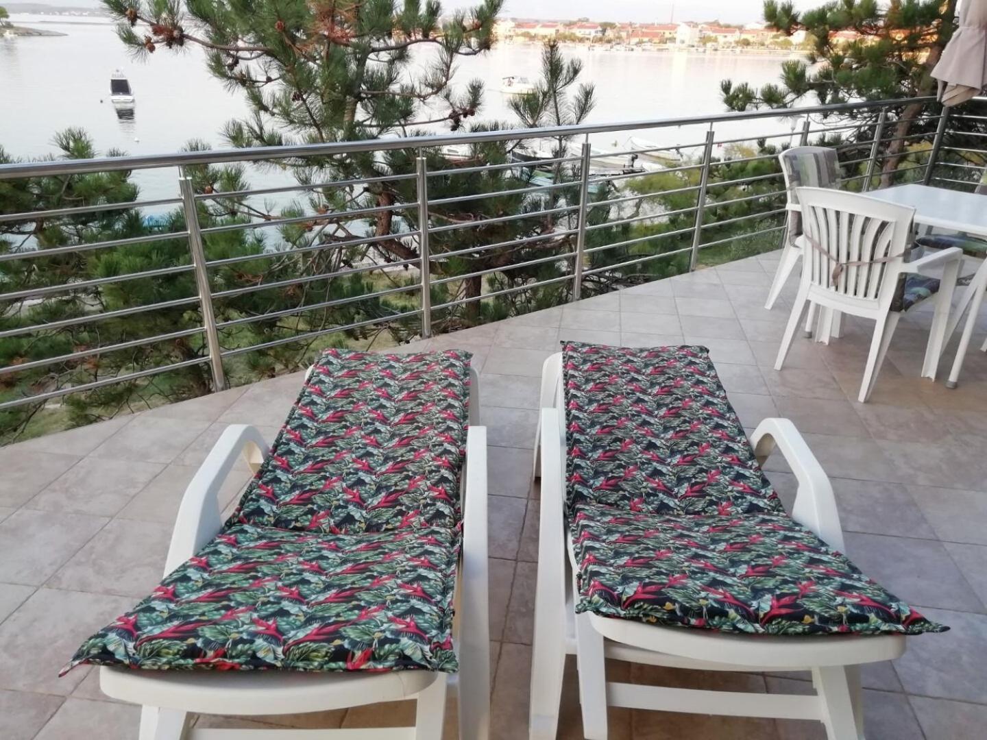 Apartments Ljilja Нин Екстериор снимка